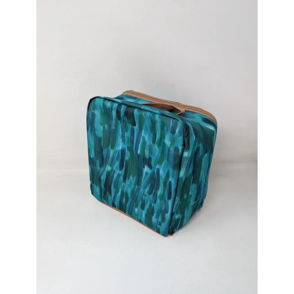 Fit & Fresh Kendra Dandy Bouffants &‎ Broken Hearts Lunch Tote Box Green Leopard